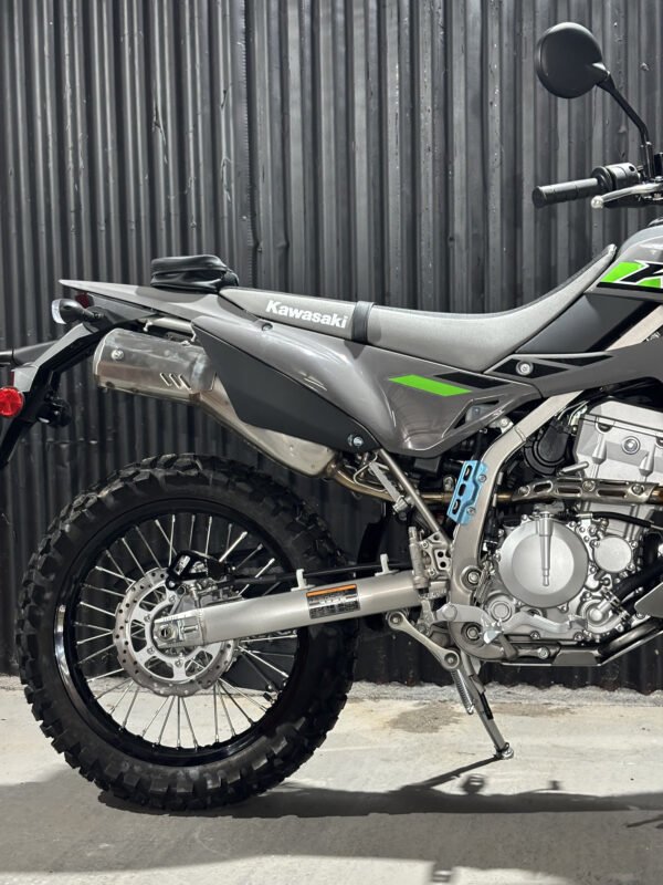 Kawasaki KLX 300 - Image 4