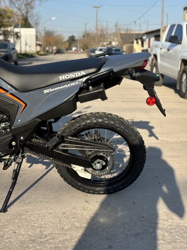 Honda XR 300 Tornado - Image 7