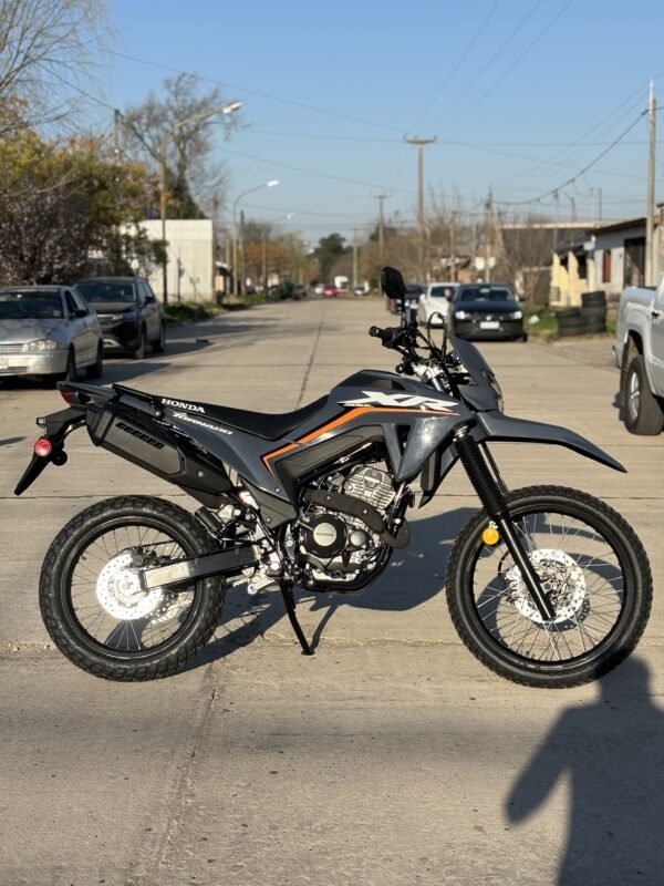 Honda XR 300 Tornado - Image 2